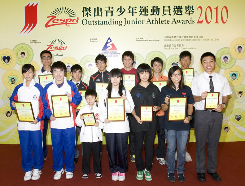<p>Winners of the ZESPRI<sup>&reg;</sup> Outstanding Junior Athlete Awards for the 3<sup>rd</sup> quarter of 2010 included (back row from left) Wong Wai-kin (rowing), Li Lut-yin, Ho Man-lok and Ng Ka-fung (athletics), Lee Tsun-sang (swimming &ndash; HKSAM), Cheng Chun-leung and (front row) Man Ka-kei (windsurfing, 2<sup>nd</sup> from right), Chan Pui-hei and Tong Tsz-wing (squash, 1<sup>st</sup> and 2<sup>nd</sup> from left) as well as Lau In-kwan (karatedo, centre). In addition, Tang Yu-hin (karatedo, 3<sup>rd</sup> from left), Cheng Hoi-shan (finswimming, 3<sup>rd</sup> from right) and Perry Wong (triathlon, 1<sup>st</sup> from right) were also awarded Certificates of Merit.</p>
