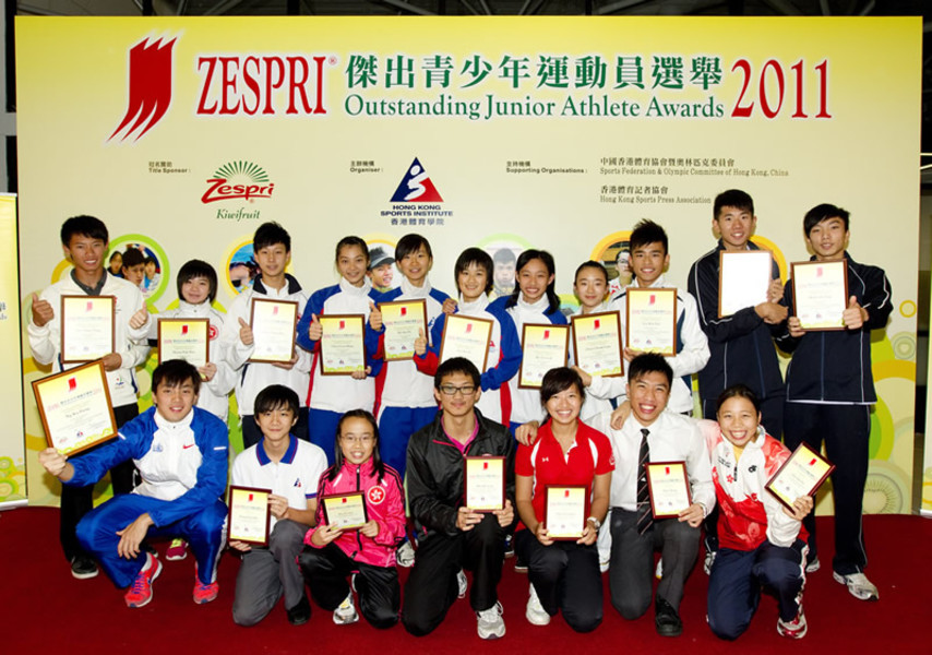 <p>Outstanding Junior Athletes for the 3<sup>rd</sup> quarter of 2011 include (1<sup>st</sup> from left at front row) Ng Ka-fung (athletics), (from left at back row) Lee Chun-ting (windsurfing), Shum Pak-wai and Chow Cham-ho (karatedo), Choi Uen-shan, Ho Ka-po, Lee Ka-yi and Ho Tze-lok (squash), Chan Cheuk-lam and Lee Kin-fai (wushu), Au Kai-lun (swimming, Hong Kong Sports Association for the Mentally Handicapped, HKSAM) and Mok Chi-sing (table tennis, HKSAM). (2<sup>nd</sup> from left at front row) Fung Chun-hin (billiard sports), Ma Che-yan and Man Ho-long (finswimming), Chan Tsz-ching (golf), Perry Wong and Choi Yan-yin (triathlon) are awarded the Certificate of Merit.</p>
