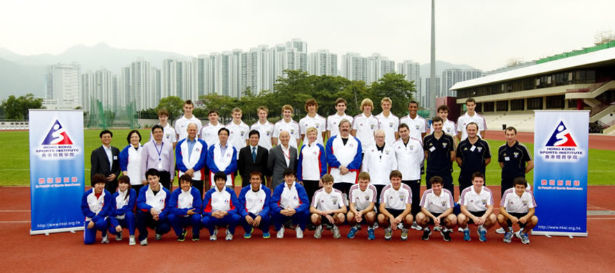 <p>Dr Trisha Leahy (7<sup>th</sup> from right, 2<sup>nd</sup> row), Chief Executive of the Hong Kong Sports Institute (HKSI) thanks Dmitry Strutynskiy (3<sup>rd</sup> from right, 2<sup>nd</sup> row), representative from The Football Union of Russia and the Russian National Youth Football Team for their visit to the HKSI. The Delegation takes a group photo with Benjamin Mok (7<sup>th</sup> from left, 2<sup>nd</sup> row), Principal Assistant Secretary for Home Affairs (Recreation and Sport), Vincent Yuen (6<sup>th</sup> from left, 2<sup>nd</sup> row), General Secretary of Hong Kong Football Association, and local elite coaches and athletes.</p>
