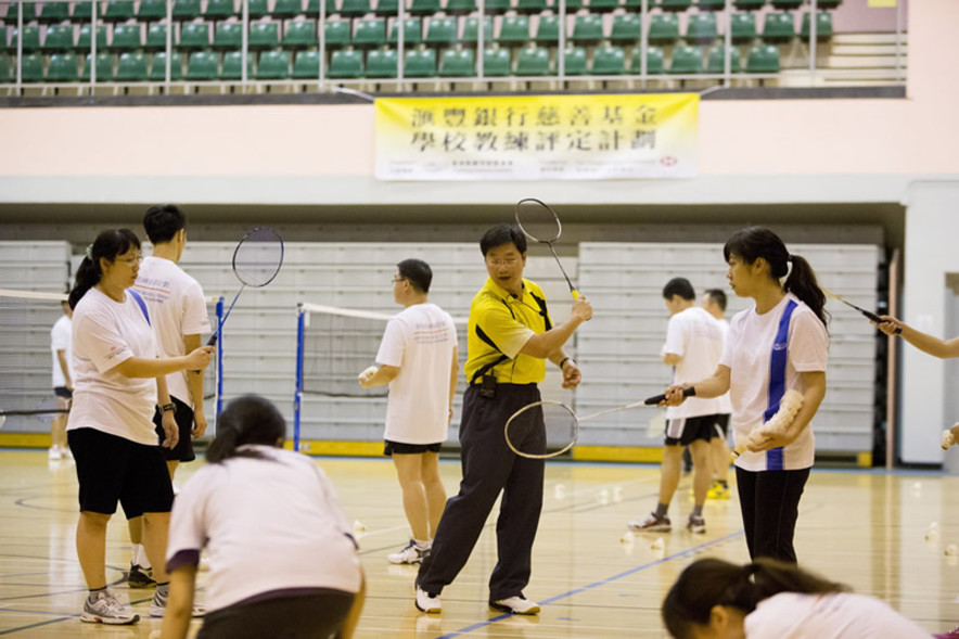 <p>A badminton coach teaches participants the coaching techniques at the Sports-Specific Theory and Practical module.</p>
