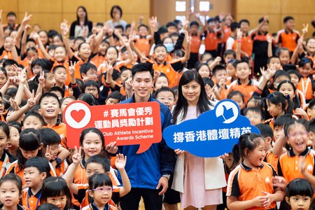 香港運動員在社區參與活動上與學生分享作為全職運動員的生活點滴。