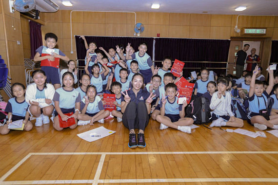 Under the “Community In Action” programme, athletes visited different schools to promote the value of elite sports.