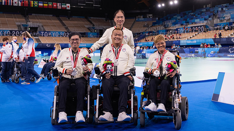 Front row from left: Wong Kwan-hang, Leung Yuk-wing and Lau Wai-yan (boccia)