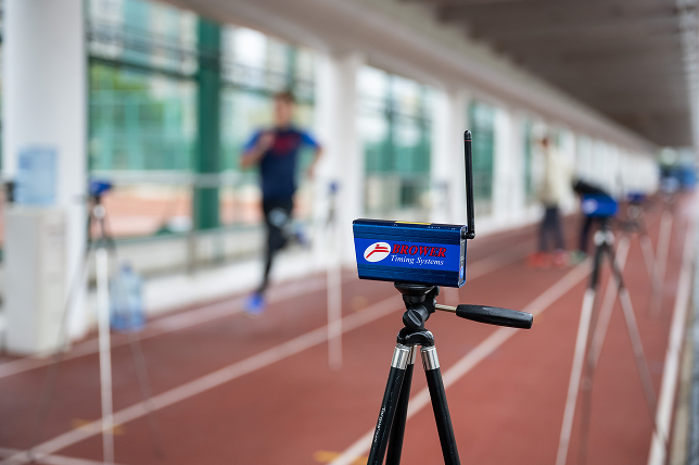 Biomechanical performance tests are conducted to track split times, interval durations, and cumulative metrics, providing sports science professionals with data to enhance training precision.