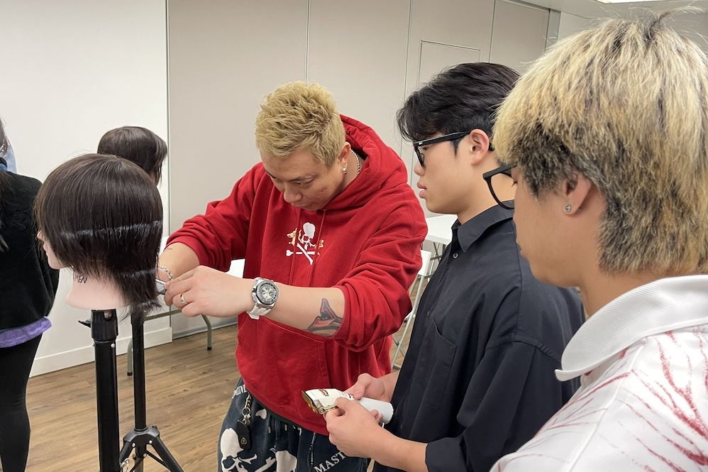 A series of workshops is organised for athletes to enhance their social and personal development.