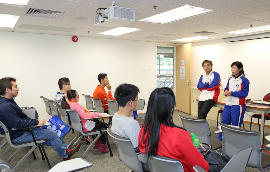 <p>Hong Kong elite squash athlete Annie Au Wing-chi shared her athletic experience with the public in the “Meet with Athletes and Coaches” session at the HKSI Open Day.</p>
