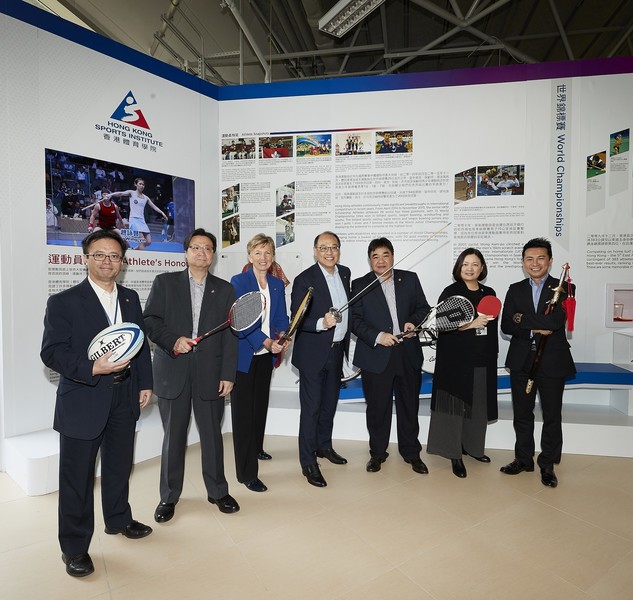 <p>Dr Lam Tai-fai SBS JP (middle), new Chairman of the Hong Kong Sports Institute poses with Dr Trisha Leahy BBS (3<sup>rd</sup> left), Chief Executive; Mr Tony Choi MH (3<sup>rd</sup> right), Deputy Chief Executive; Dr Raymond So (1<sup>st</sup> left), Director of Elite Training Science & Technology; Mr Godwin Fung (2<sup>nd</sup> left), Director of Corporate Services; Ms Margaret Siu (2<sup>nd</sup> right), Director of High Performance Management, and Mr Ron Lee (1<sup>st</sup> right), Director of Community Relations & Marketing.</p>
