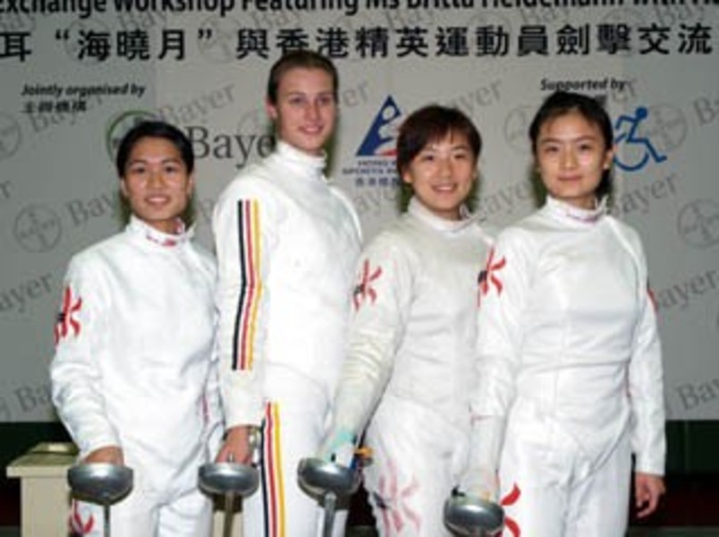 <p>海晓月（左二）与三位香港精英运动员。</p>
