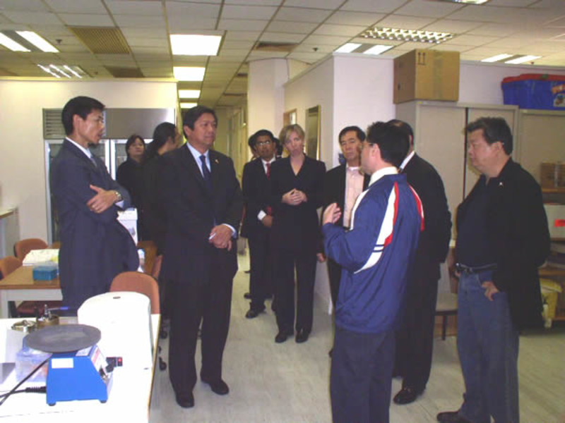 <p>香港体育学院（体院）的科研人员向菲律宾访问团简介提供予体院奖学金运动员的科研支援服务。</p>
