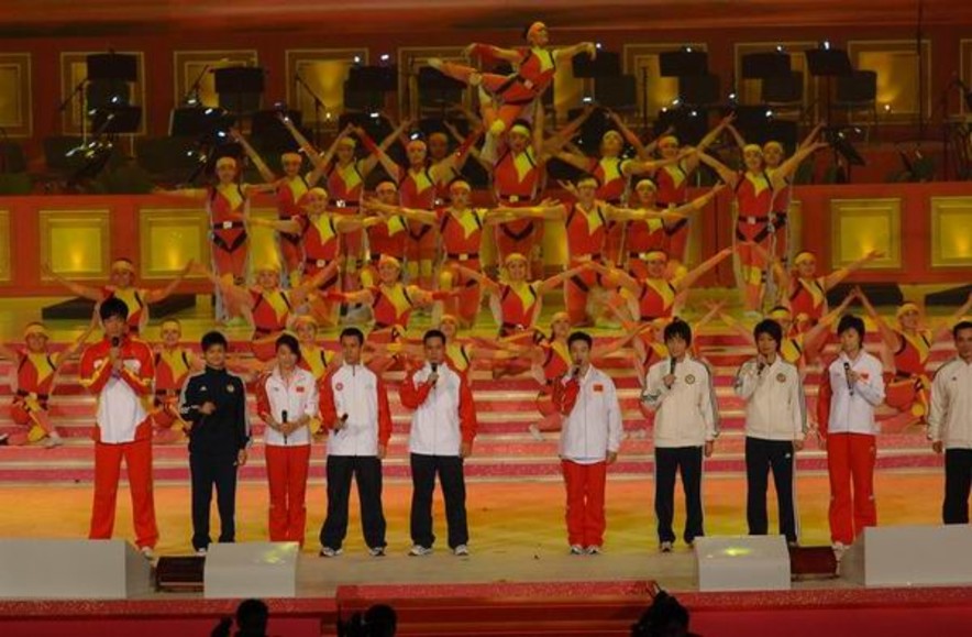<p>文艺晚会：同一个世界、同一个梦想，零八奥运、京港同心。</p>
