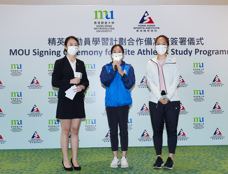 <p>Hong Kong elite gymnast Cheng Lai-chun (middle), who is also a graduate from the HKMU’s Bachelor of Sports and Recreation Management and Master of Social Sciences, and Tang Ho-lam (right), a member of the HKMU badminton team and year two student of HKMU’s Physiotherapy programme, shared how they enjoyed the university life while pursuing their sports dream.</p>

