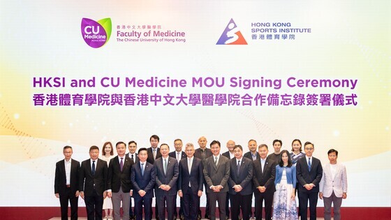 The guests took group photos to commemorate the commencement of the