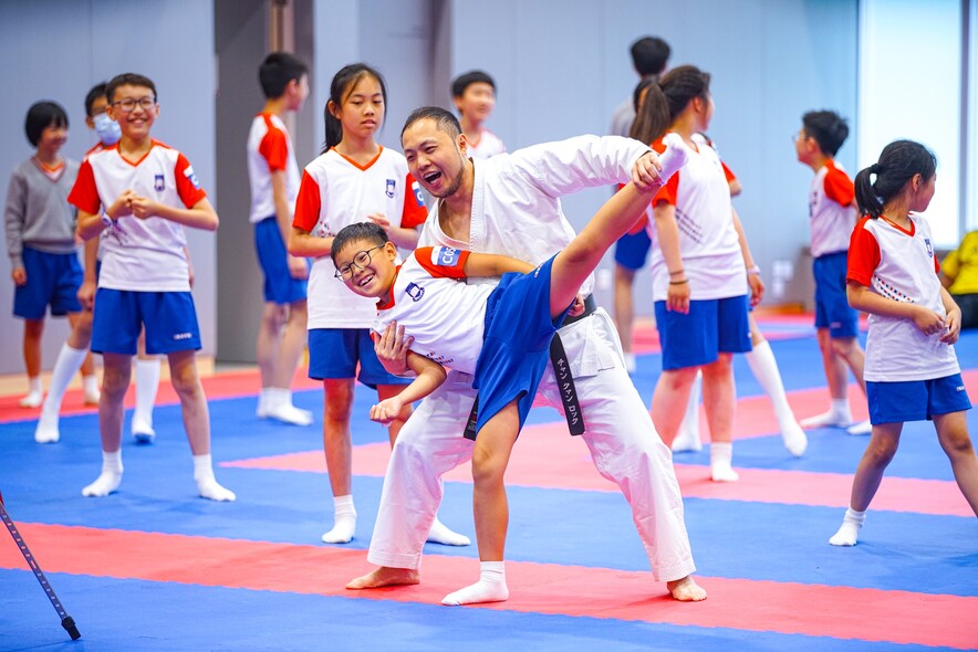 <p>Karatedo coaches and athletes thrill the participants with demonstrations of the fundamentals of karatedo.</p>
