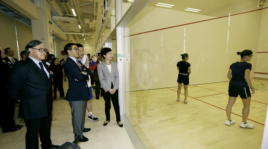 <p>Mrs Carrie Lam GBS JP (3<sup>rd</sup> from left), Chief Executive for Administration; Mr Carlson Tong JP (2<sup>nd</sup> from left), Chairman of the HKSI and Mr Timothy Fok GBS JP (1<sup>st</sup> from left), President of the Sports Federation &amp; Olympic Committee of Hong Kong, China visited the Squash Courts in the HKSI which were newly completed and inter-convertible as double and single courts.</p>
