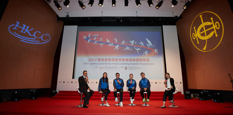 <p>Kwok Wing (lawn bowls) (2<sup>nd</sup> from the right) shared at the ceremony how his coach encourages him to perform his best in competitions by putting the participating region stickers labelling Hong Kong on the lawn bowls before each competition as a way of blessing. Other athletes (from 2<sup>nd</sup> from the left) Lui Lai-yiu (athletics), Tseng Tak-hin (tenpin bowling) and Sham Hui-yu (wushu) also shared their unforgettable memories with their coaches.</p>
