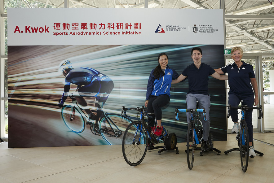 <p>(From right) Dr Trisha Leahy BBS, Chief Executive of the HKSI, Mr Adam Kwok Kai-fai, Executive Director of Sun Hung Kai Properties&nbsp;and Lee Wai-sze, elite cycling athlete&nbsp;attended the ceremony in support of the collaboration.</p>
