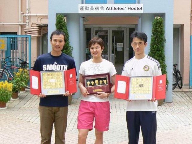 运动员对於胡主席的关心激励，以及其对本港体育发展的重视无不感到极大鼓舞；并对获赠送的 2008 北京奥运会纪念品爱不释手。