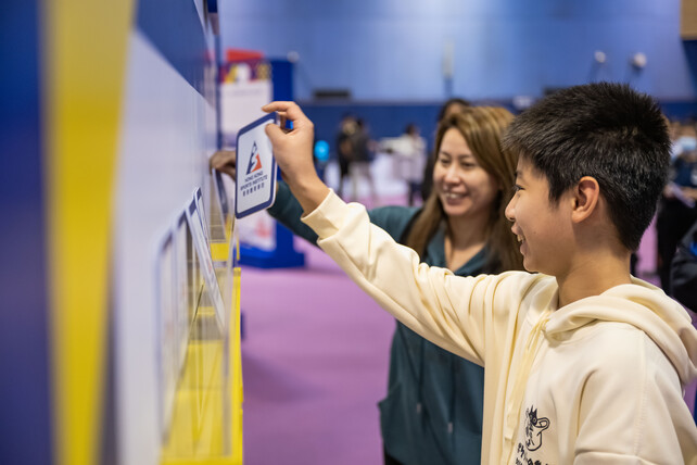 Featuring a new “HKSI and Sports Science & Technology Zone” that helped visitors learn more about the HKSI through fun interactive games about sports nutrition and biomechanics.