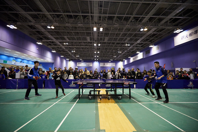 Demonstration and challenge zones, featuring badminton, table-tennis, rugby, wushu and sports for athletes with disabilities, were staged for the public to get up close and personal with elite athletes.