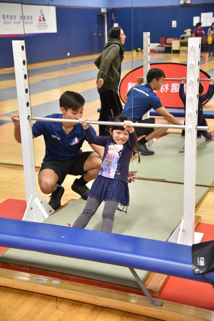 The HKSI hosted “BOCOM HKSI Open Day 2020” on 12 January 2020 , which aimed at raising public awareness towards the development of elite sports training in Hong Kong through various activities, including “Meet the Athletes” session, “Sports Talent Challenge”, interactive game booths, sports demonstrations and tryouts.