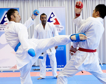 張均樂(左)Cheung Kwan-lok (left)