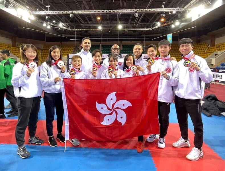 Fifth from front row left: Lau Mo-sheung, Tsang Yee-ting, Tang Yu-hin