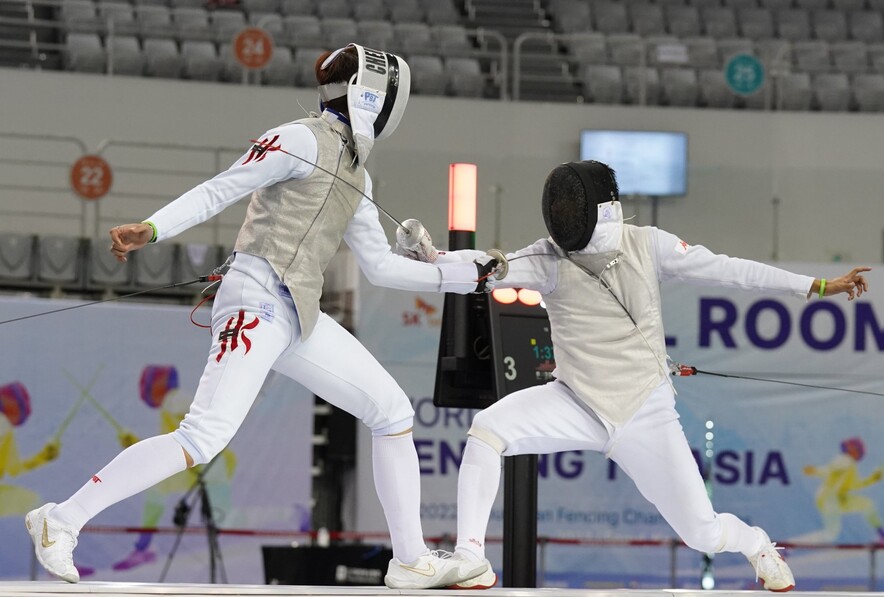 張家朗（左）（圖片來源： International Fencing Federation）