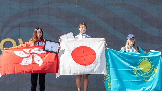 Nip-Tsz Yin (left) (photo: Asia Swimming Federation)