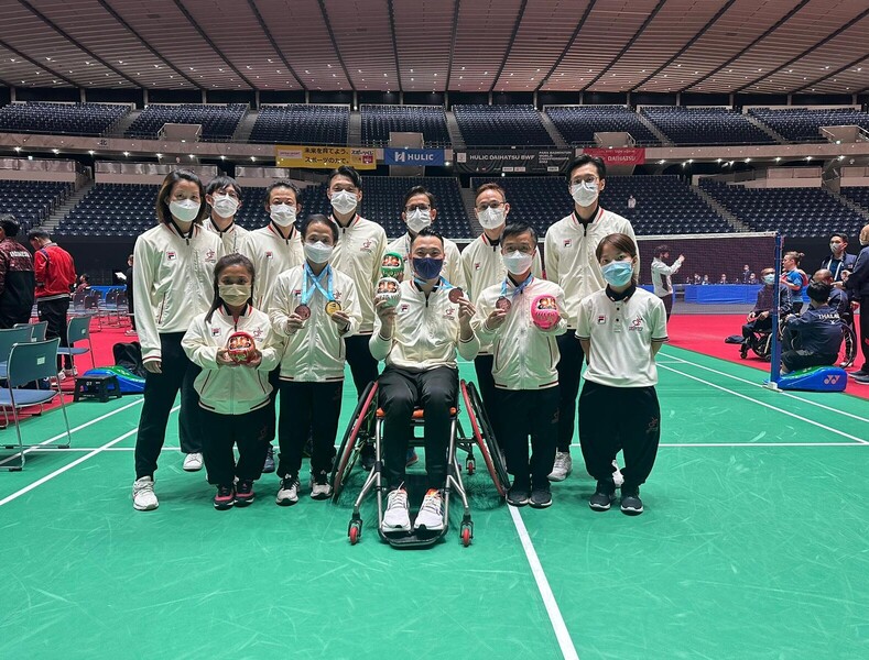 Second from front row left: Chu Man-kai, Chan Ho-yuen and Wong