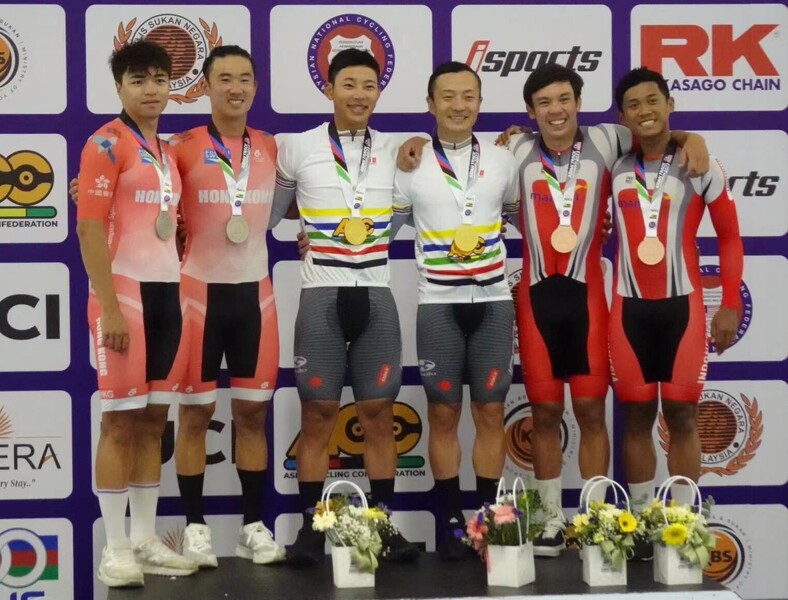 First and second left: Leung Ka-yu and Leung Chun-wing