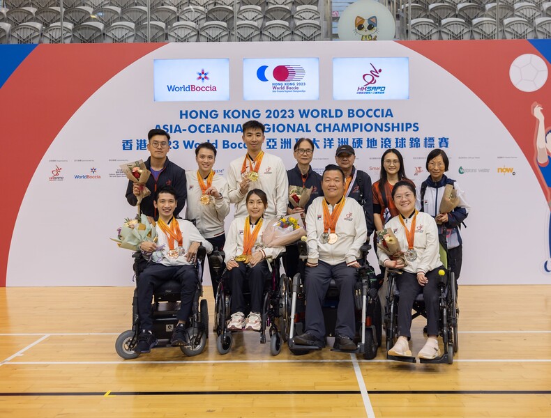 (Front row, from left) Tse Tak-wah,&nbsp;Ho Yuen-kei, Leung Yuk-wing