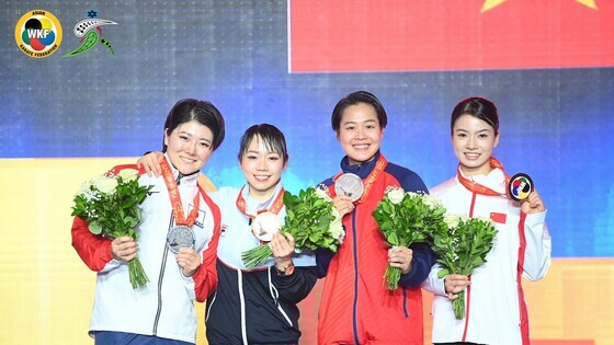 刘慕裳 （左二）
（图片来源： AKF Asian Karate Federation）