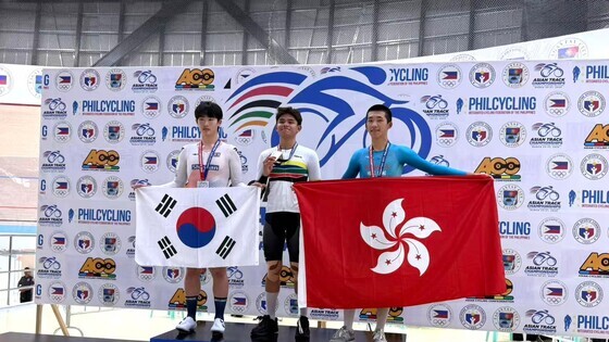 （右一）丘宗銘（圖片來源：中國香港單車總會）&nbsp;