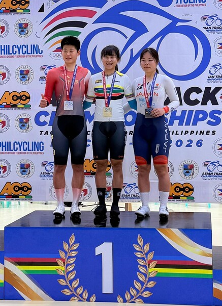 (Middle) Lee Sze-wing (Photo: The Cycling Association of Hong Kong,