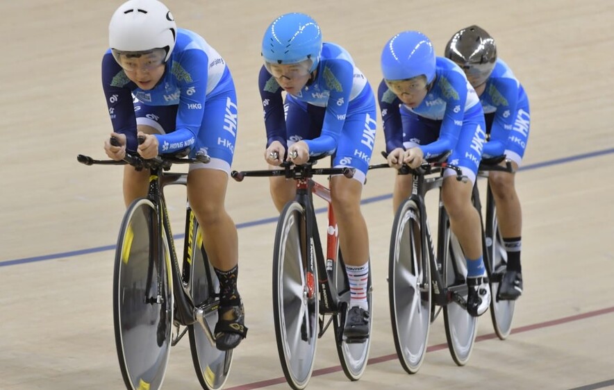 Junior Women&#39;s Team Pursuit - from Left: Lee Sze-wing, Hui