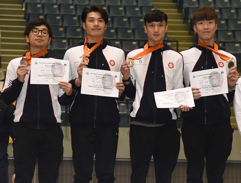 Men&#39;s Foil Team (from left): Yeung Chi-ka, Cheung Siu-lun, Choi