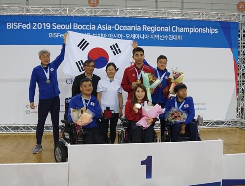 BC3 individual champion Ho Yuen-kei (middle, front row)